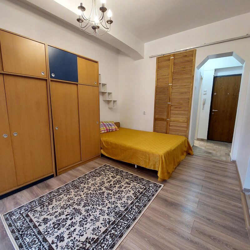Garsoniera cu centrala, Bd Ferdinand intersectie Sos. Pantelimon, Obor